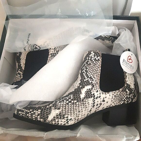 Blondo Leather Snake Embossed Black White Waterproof Chelsea Pull-on Boot Bootie - Picture 10 of 10